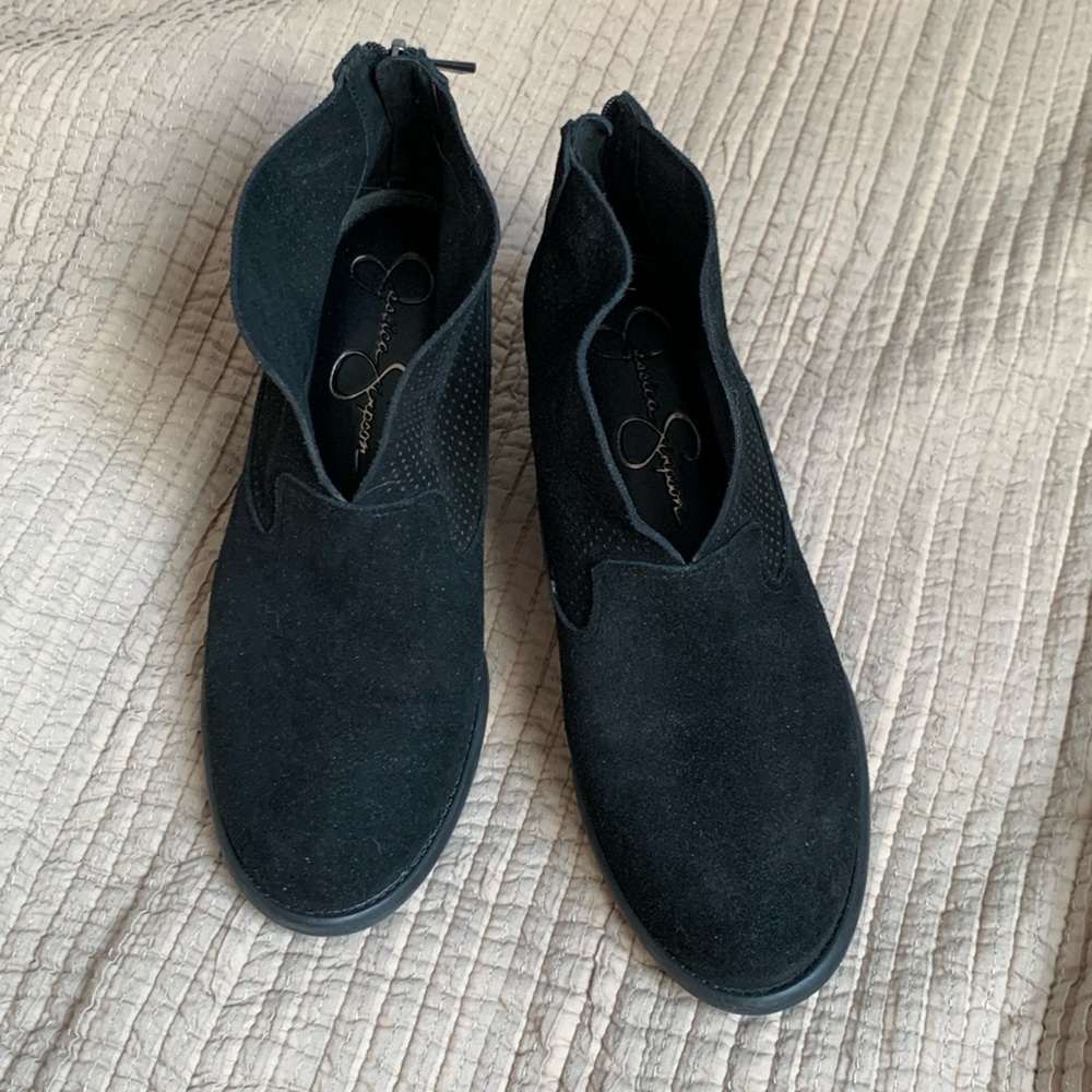 New! Jessica Simpson black Suede perforated Dacia Booties, women’s 7M I 37